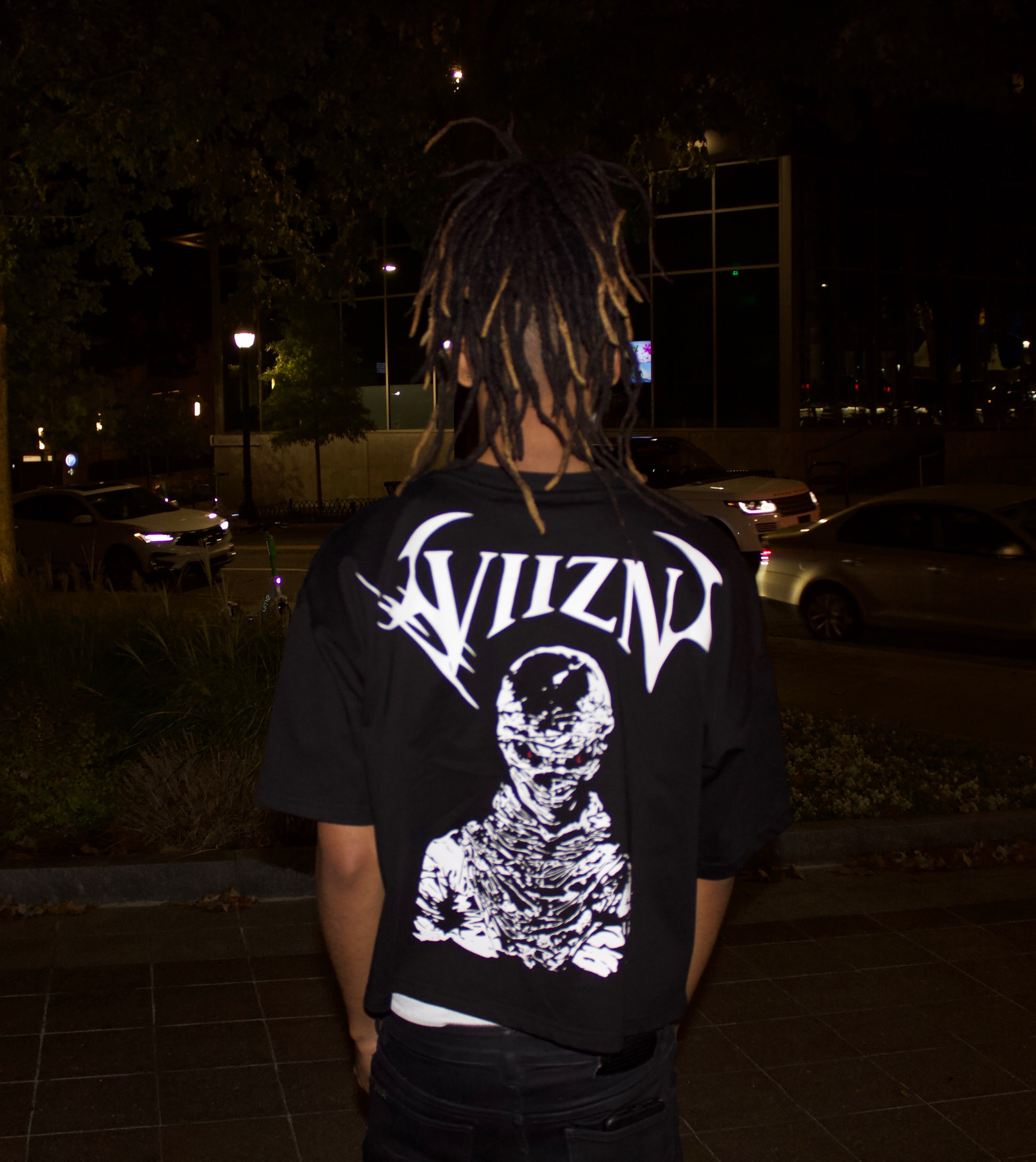 Black "Viizn6" Cropped Tee